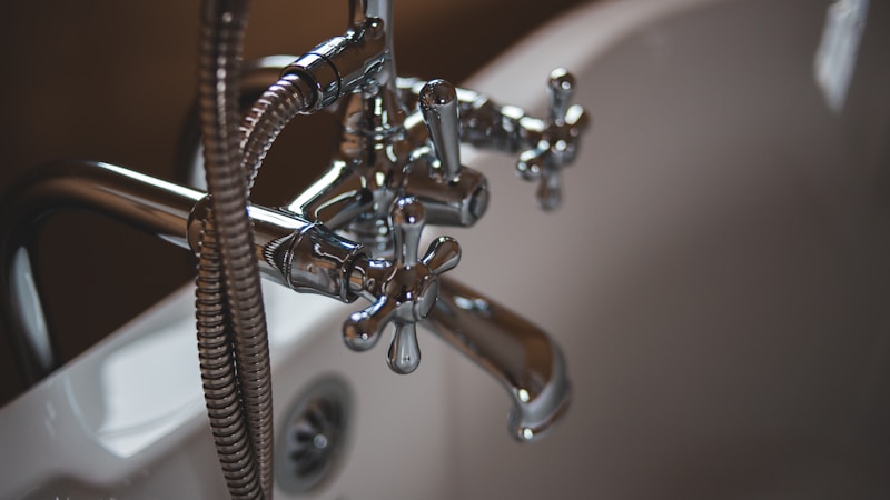Jak wycenić usługę hydrauliczną? Poradnik dla fachowców